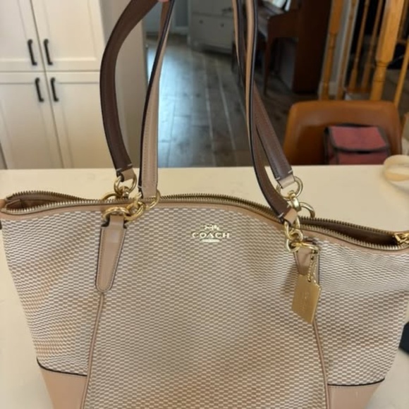 Coach Hand Bag - Ava Tote Ivory. - Picture 1 of 4
